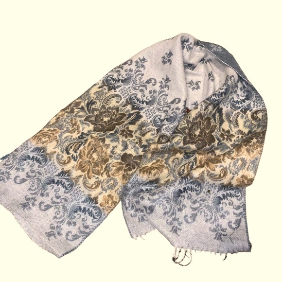 Croft and Barrow Reversible Scarf - Picture 3 of 7